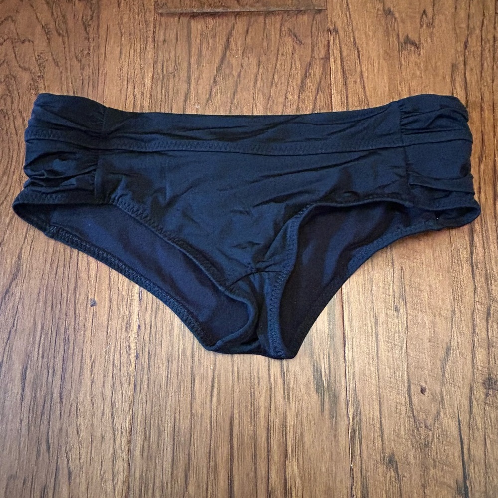 NWOT Athleta Black Swim Boy Shorts Size M